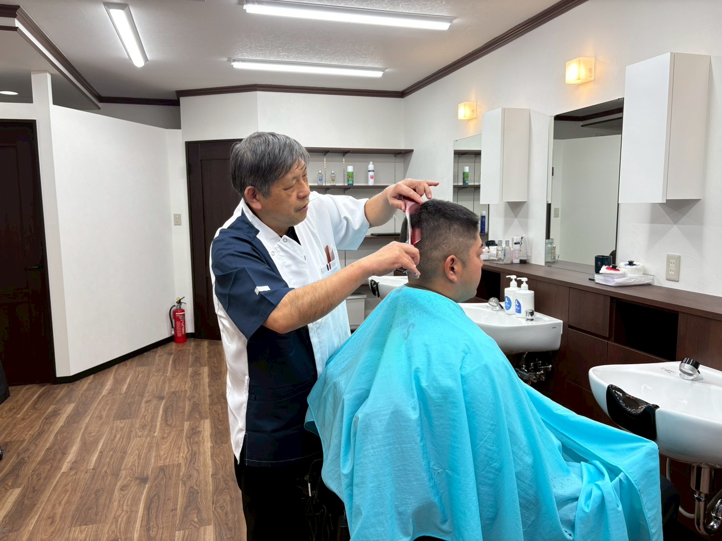 愛知県で朝から営業している理容室